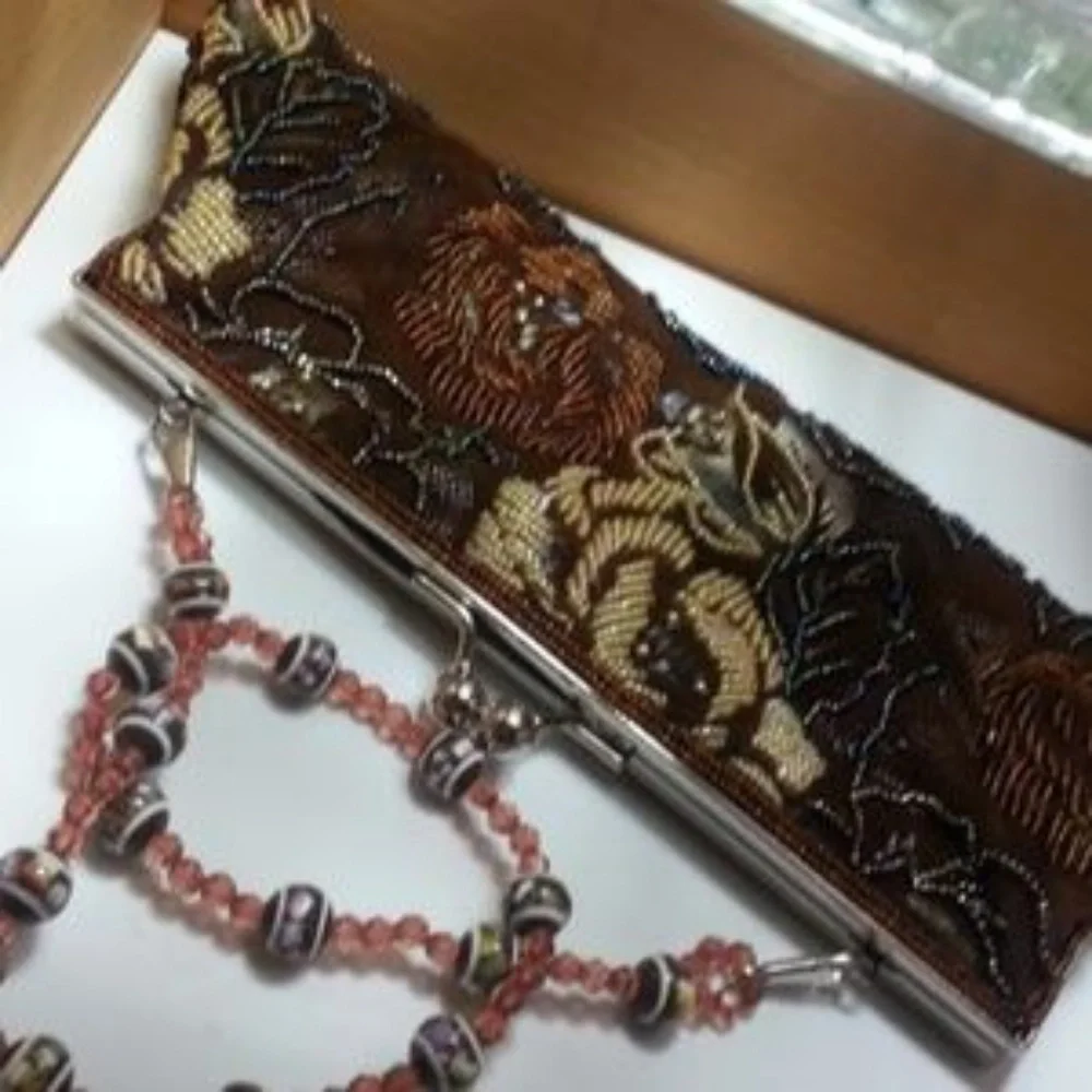 Floral Pattern Iridescent Beaded clutch handbag w/removable Amber Beaded strap